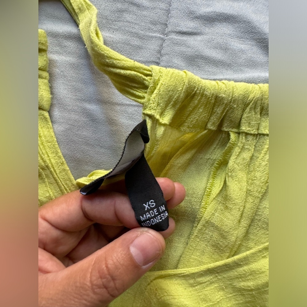 Yellow Ruffle-Trim Sleeveless Top - Picture 4 of 5